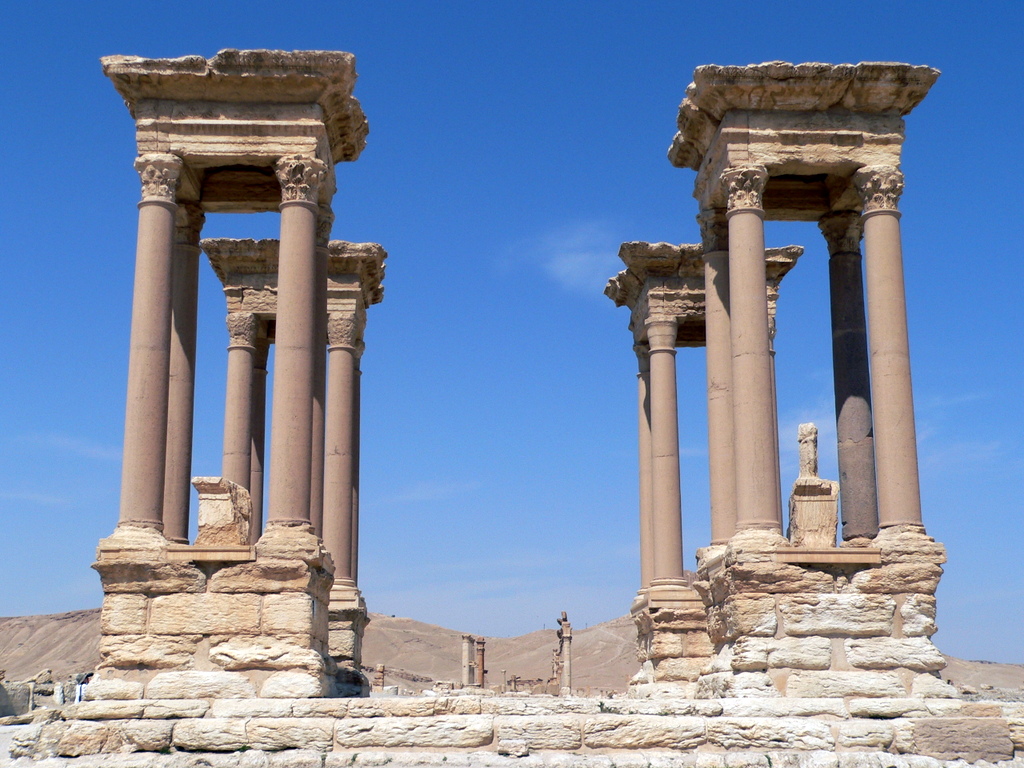 Syria_ancient Palmyra_tetrapylon _2005